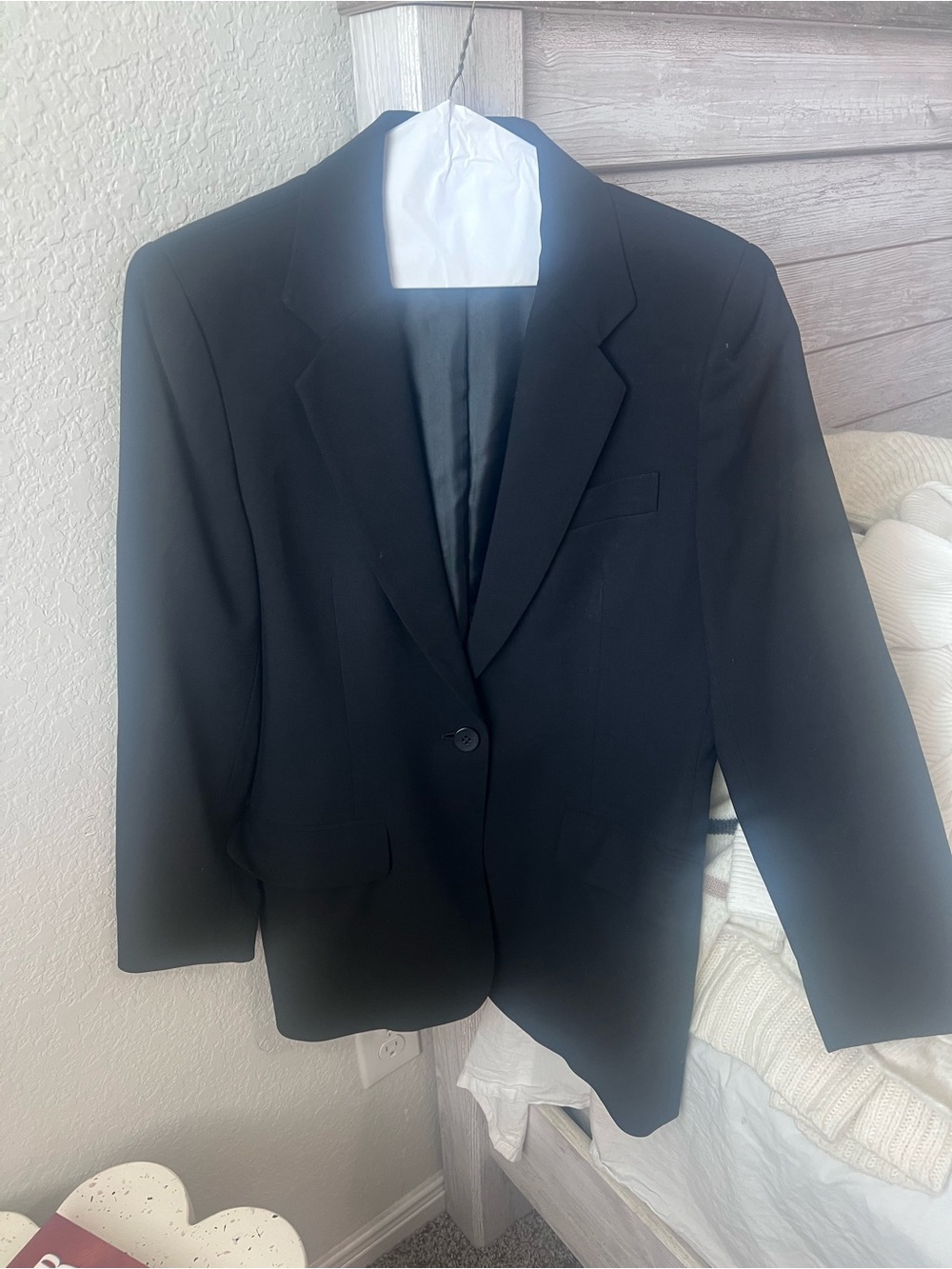 DKNY Women’s Black Single-Button Suit Jacket